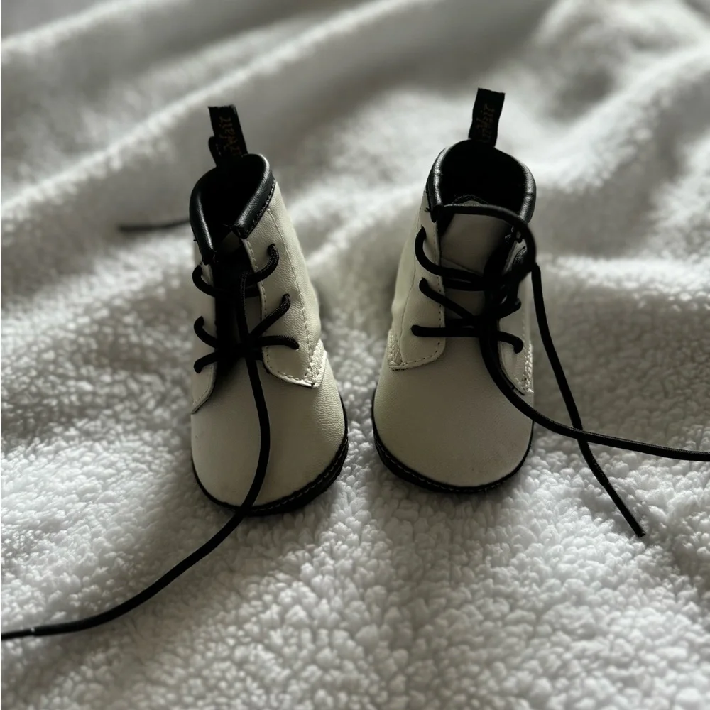 Dr.Martens White 1460 Boot, Size 3C - Picture 3 of 3